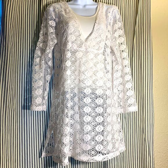 Swim suit cover up, by J Valdi, very nice, beautiful design, barely worn - Picture 1 of 7